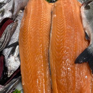 Lomos de salmón fresco sin espinas 19,80€/kg